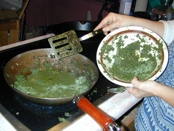 Drain the water from the spinach before putting in filling bowl