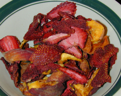 Dried strawberries & peaches